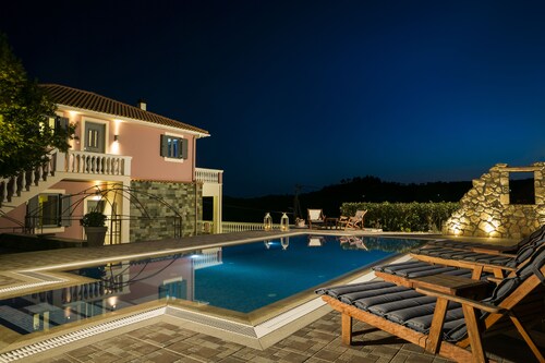 Villa Athinais - Relax in nature, private swimming pool, barbeque