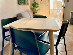 تناول الطعام