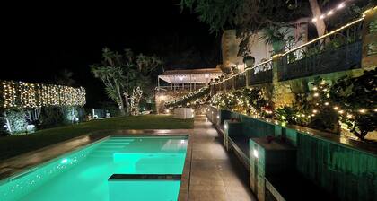 Villa Tommaso Maruggi, Sicily with Jacuzzi and Private Pool