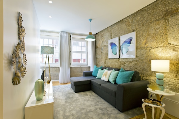 Relaxing & stylish Living room