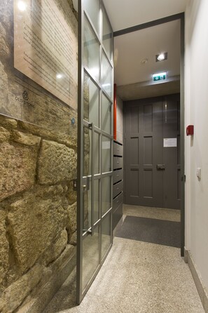 Interior - NEW & Elegant Premium Apartment in Top downtown Ribeira Dock (Porto)