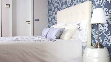 1 slaapkamer, een strijkplank/strijkijzer, gratis wifi, beddengoed