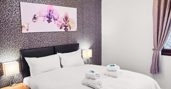 2 bedrooms, iron/ironing board, cots/infant beds, travel cot