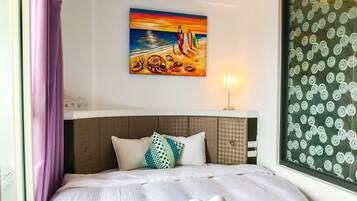 Blackout drapes, soundproofing, free WiFi, bed sheets