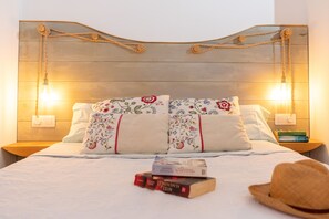 4 bedrooms, in-room safe, desk, iron/ironing board