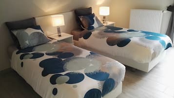 2 makuuhuonetta, silitysrauta/-lauta, vauvan matkasänky, ilmainen Wi-Fi