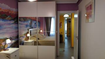 1 slaapkamer, een bureau, een strijkplank/strijkijzer, gratis wifi