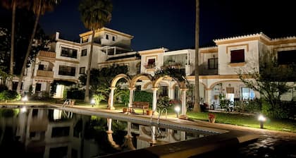 SOLEIL ET PLAGE, CHARMANT REZ-DE-CHAUSSĂE, A / C, WIFI ET CABLE