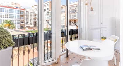 Impressive modernist apartment 20 mtrs from Paseo de Gracia.