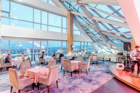 Restaurant. Blue Sky Hotel & Tower