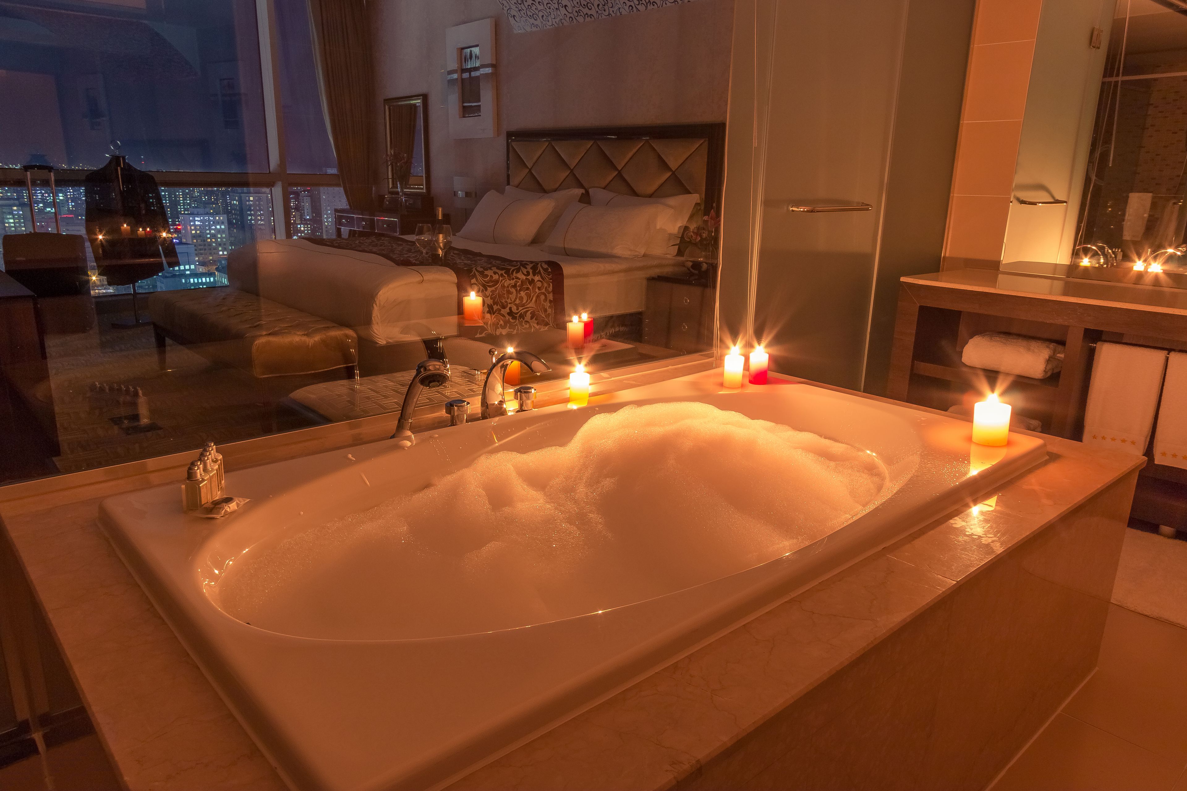 presidential suite | deep-soaking bathtub
