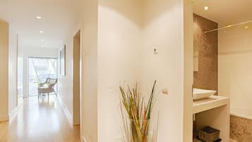 淋浴/盆浴组合、吹风机、坐浴桶、毛巾