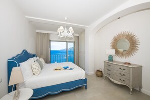 3 makuuhuonetta, silitysrauta/-lauta, vauvan matkasänky, Wi-Fi