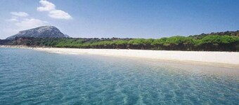 Orosei apartment for 4 people, two bedrooms, large garden