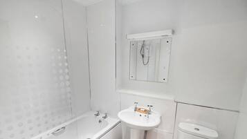 Appartement Deluxe, 2 chambres | Salle de bain