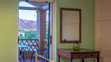 1 bedroom, in-room safe, free WiFi, bed sheets