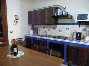 ميكروويف، فرن، كرسي للأطفال