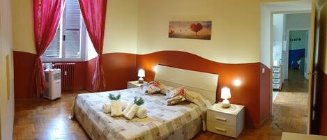 3 bedrooms, in-room safe, iron/ironing board, free WiFi