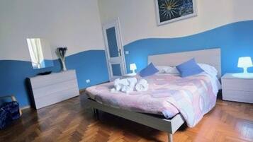 3 bedrooms, in-room safe, iron/ironing board, free WiFi
