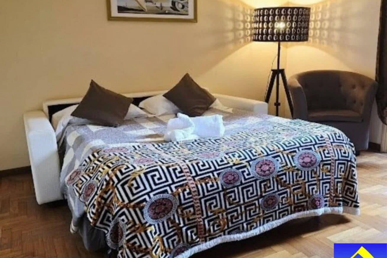 3 bedrooms, in-room safe, iron/ironing board, free WiFi