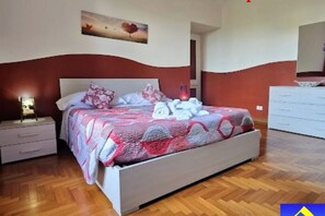 3 camere, una cassaforte in camera, ferro/asse da stiro, Wi-Fi gratuito