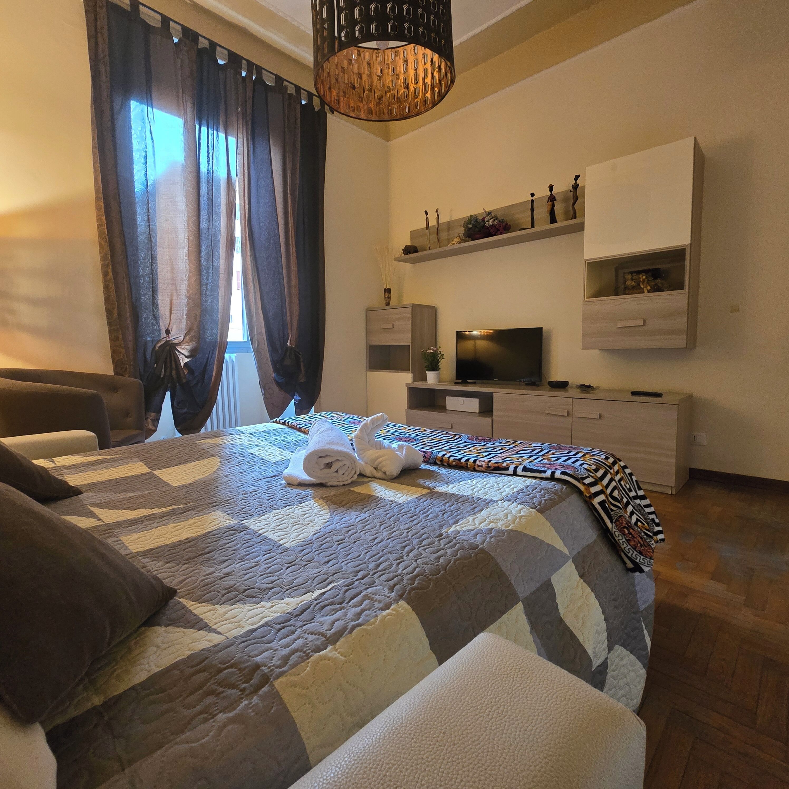 3 bedrooms, in-room safe, iron/ironing board, free WiFi