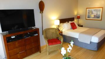 Memory foam beds, iron/ironing board, free WiFi, bed sheets
