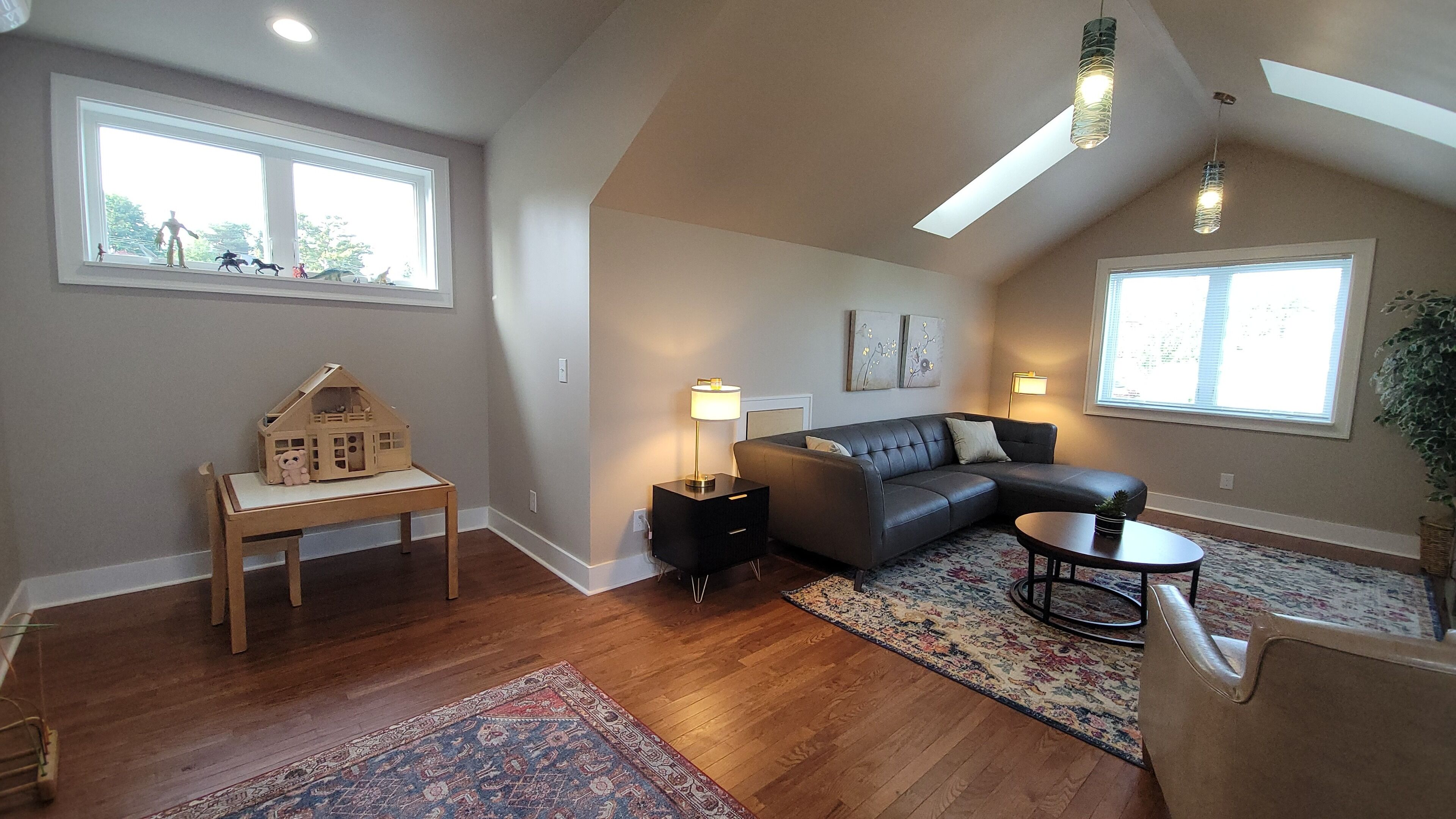 Bonus Games/Rec Room with 12 guests rental (6 bdrm, double occupancy), no beds