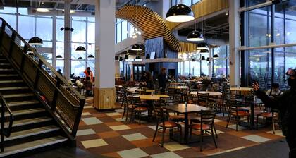 Luxury 3BR / 3BA Ski On / Off Lodges Seuraava Sunrise Chair