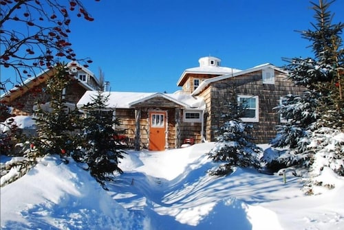 The North Shore Fisherman's Cabin- historic