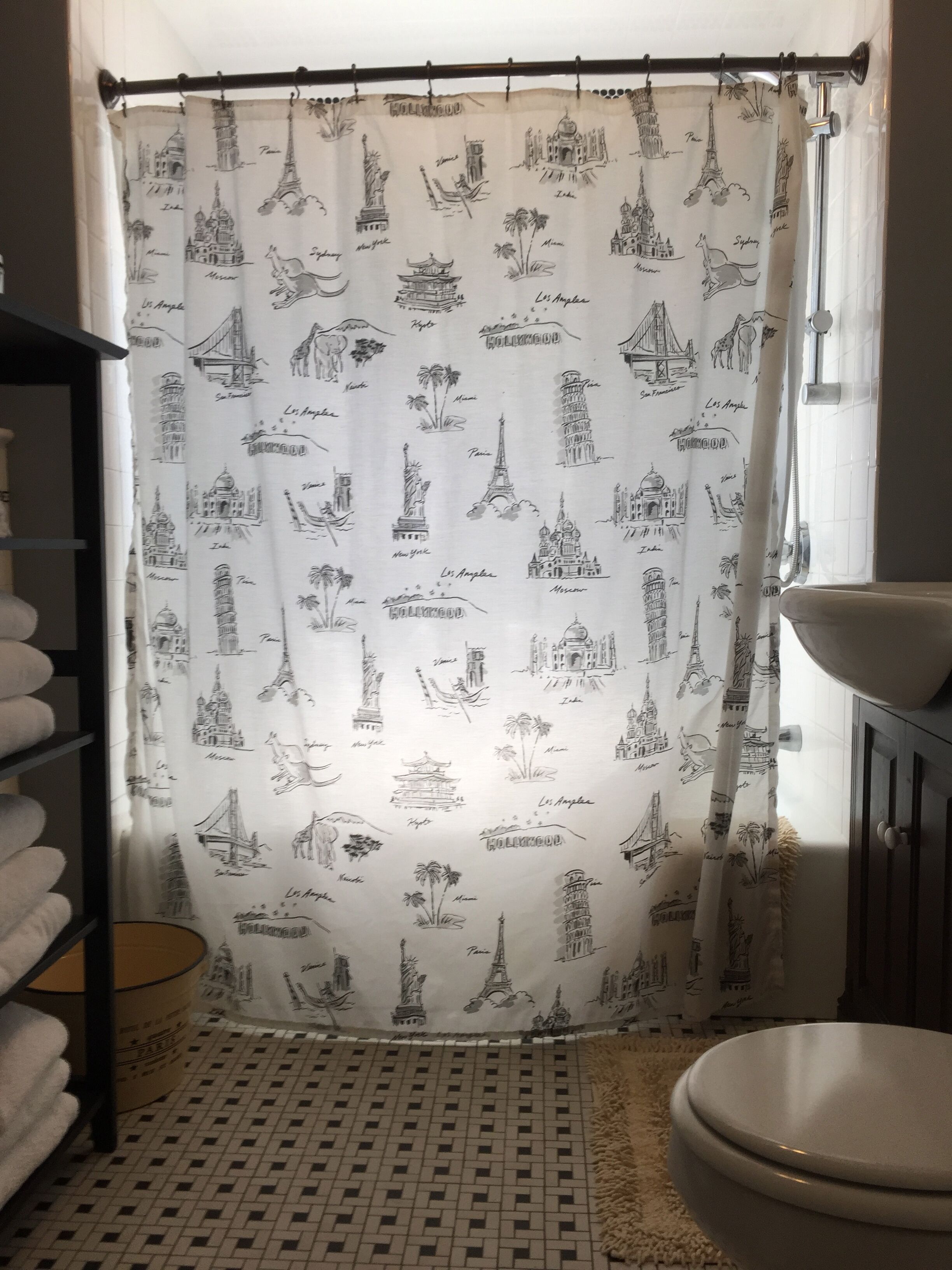 Baignoire, baignoire à jets, sèche-cheveux, serviettes fournies