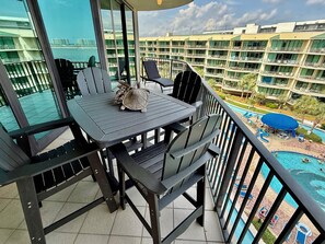 Outdoor dining - BEST 5th FLOOR VIEW @ PHOENIX ON BAY 2BR/2BA, Lazy River, Water Slide, Boat Slip (Orange Beach)