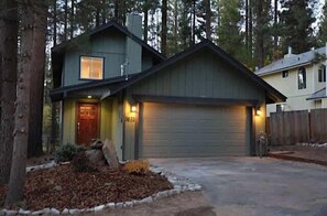 Exterior - Walk to Skiing (Heavenly) | Hot Tub, Bocce & more (South Lake Tahoe)