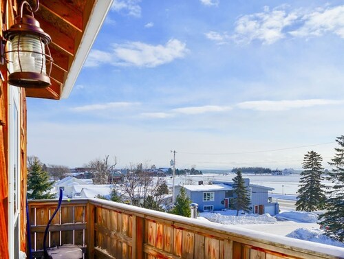 The Lighthouse. unique lodging overlooking the harbor. Sauna special!