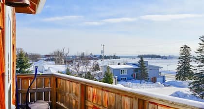 The Lighthouse. unique lodging overlooking the harbor. Sauna special!