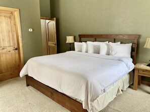 5 عدّة غرف نوم ومكواة/لوح كي وواي فاي مجانًا وملاءات أسرّة