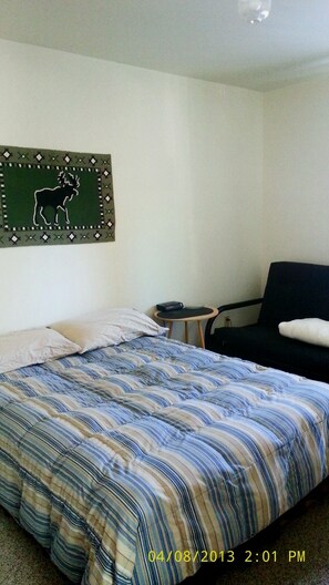 2 bedrooms, bed sheets