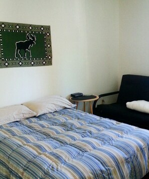 2 soverom og sengetøy