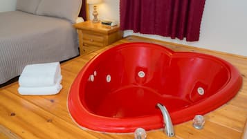 1 bedroom, iron/ironing board, internet, bed sheets