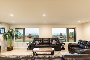 Smart TV, fireplace, video games, DVD player