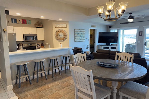 Inviting, clean and comfortable.
Home away from home!