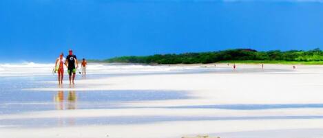 Am Strand, Liegestühle, Strandtücher