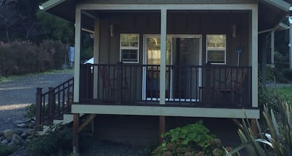 A Romantic Getaway in a serene setting is close to State and National Parks