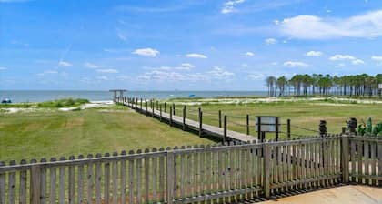 Beach Front Dauphin Island - Large Condo Sleeps 6 Dauphin Surf Club