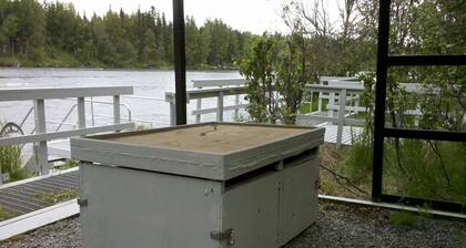 4 makuuhuoneen mökki Kenai-joella