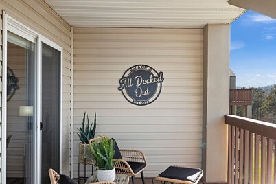 All Decked Out - Outstanding Views and Deck!