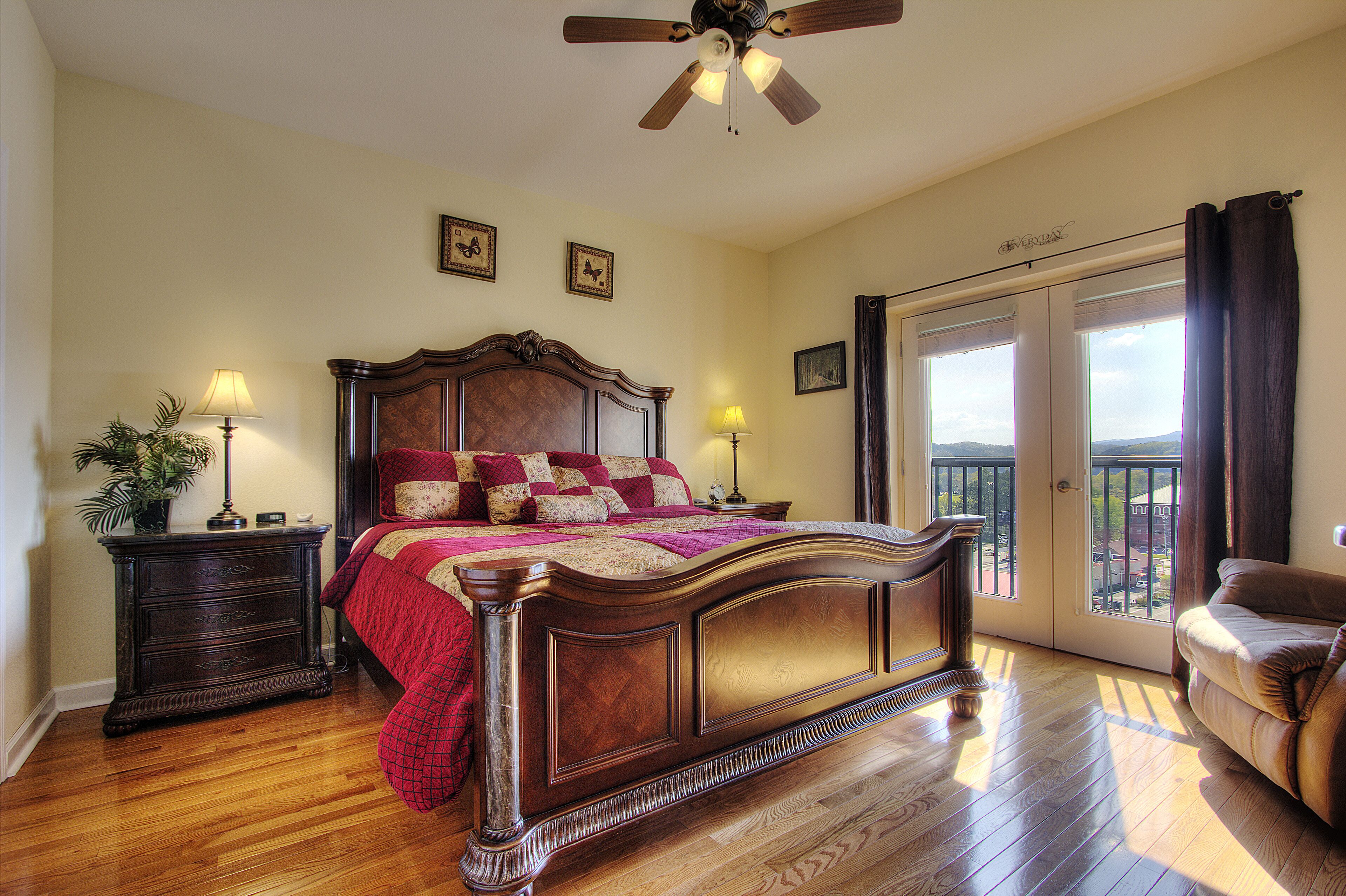 1 habitación, tabla de planchar con plancha, wifi gratis y ropa de cama 