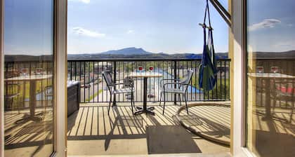 Lisa's Mountain Blessing w/ Hot Tub, Pools, Balcony, Arcade & Hammock ADA Acc