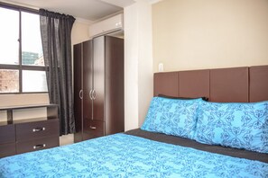 3 dormitorios, tabla de planchar con plancha, wifi gratis y ropa de cama