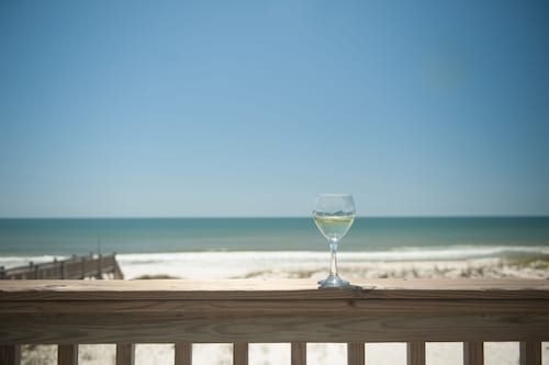 4BR Beachfront Getaway, Beat the Crowds!